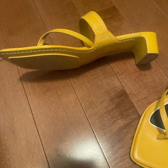 💛Rag & Bone Colt size 7 yellow heel sandals. Offers welcomed!!💛 - Picture 4 of 6